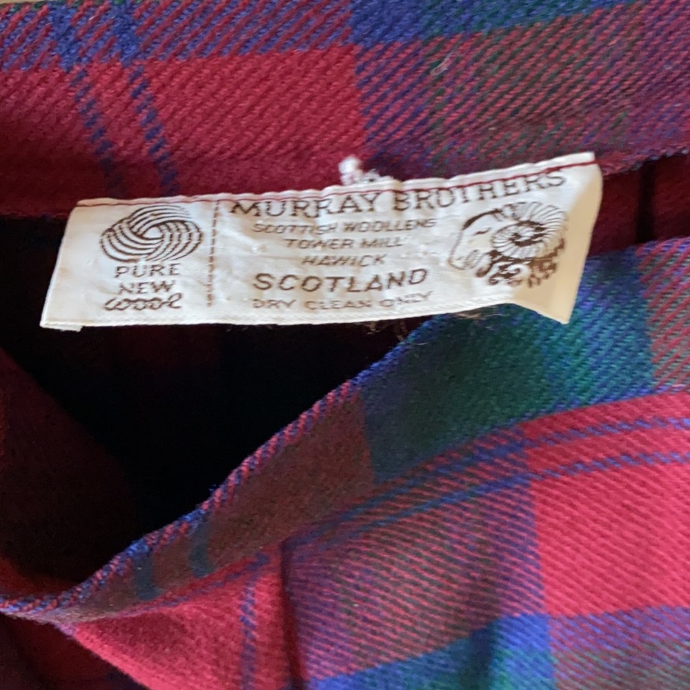Beautiful vintage ladies  plaid 100 % Scottish wool wrap skirt with pleated back - Picture 5 of 7